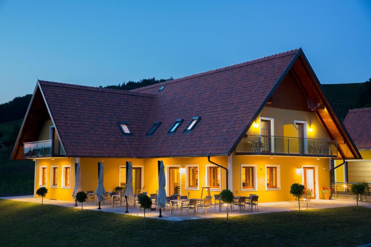 Ratsch an der Weinstraße Weingut-Gaestezimmer Uhl المظهر الخارجي الصورة